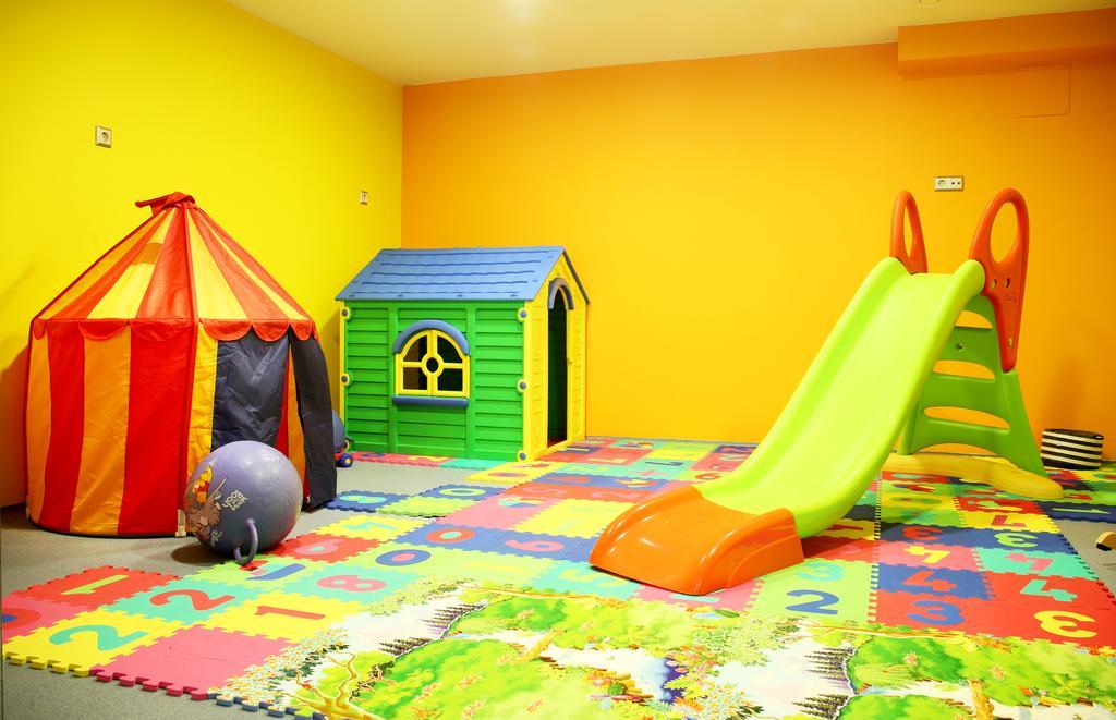 פורט ד'אנבלירה Apartaments Els Llacs מראה חיצוני תמונה