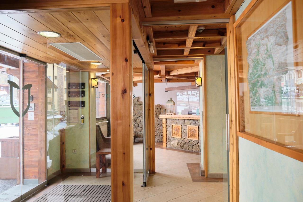 פורט ד'אנבלירה Apartaments Els Llacs מראה חיצוני תמונה