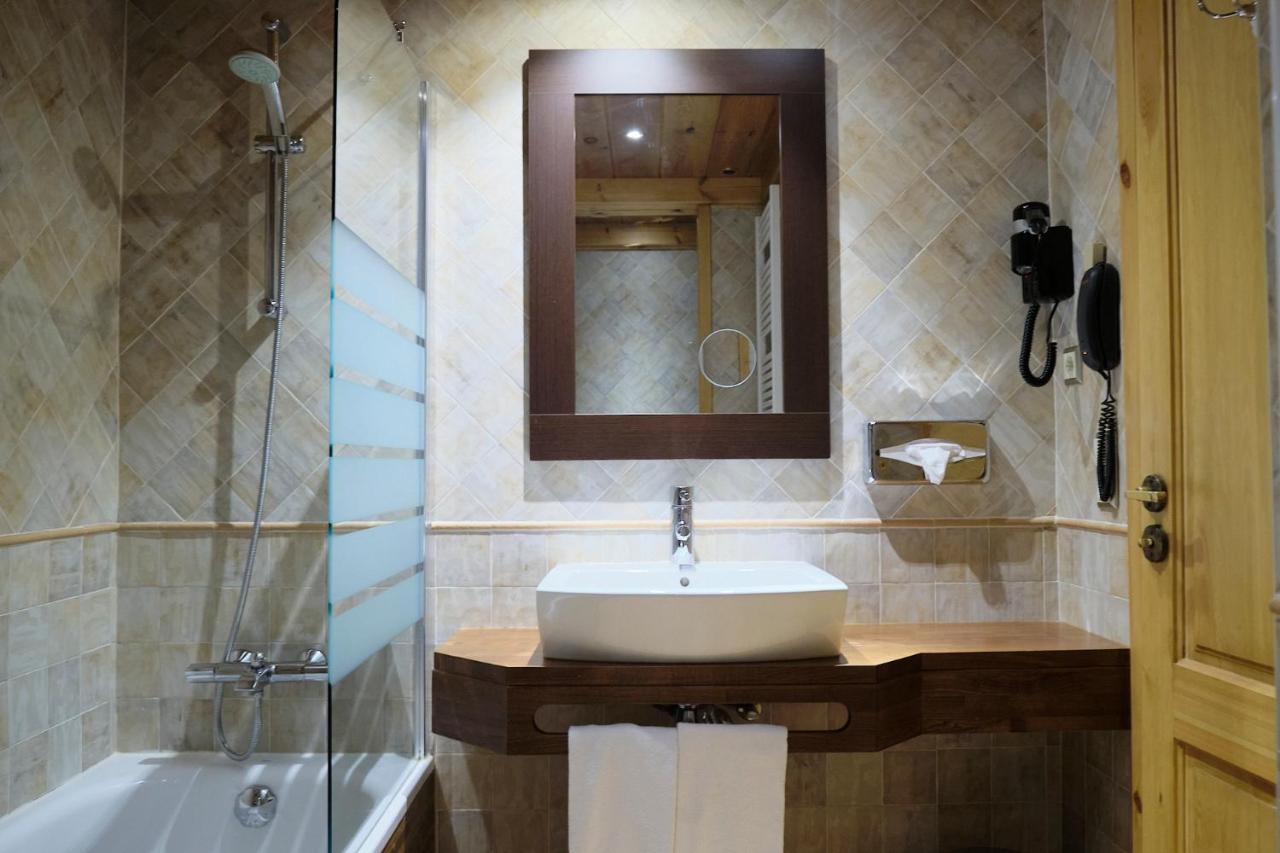 פורט ד'אנבלירה Apartaments Els Llacs מראה חיצוני תמונה