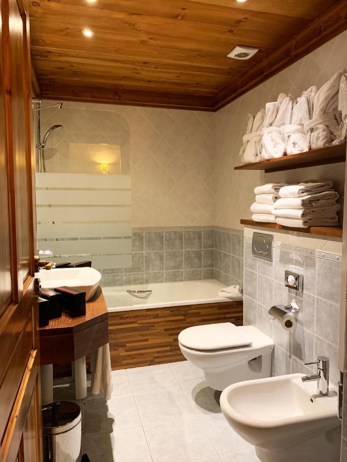 פורט ד'אנבלירה Apartaments Els Llacs מראה חיצוני תמונה