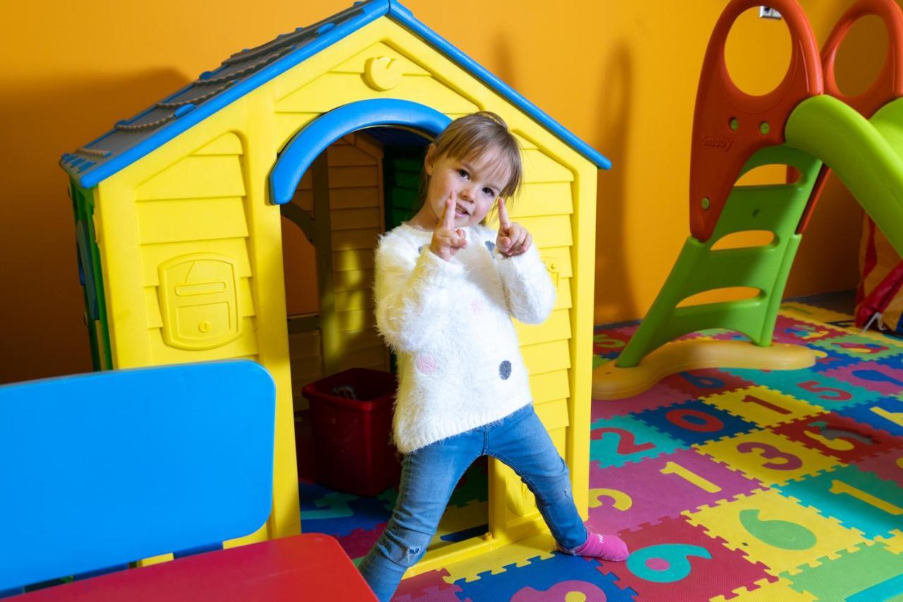 פורט ד'אנבלירה Apartaments Els Llacs מראה חיצוני תמונה
